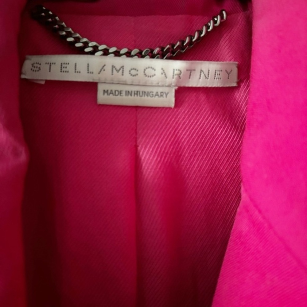 Stella Mccartney's hot dahlia pink blazer is elegant chic - Picture 3 of 7